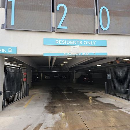 Beautiful Condo On Riverwalk W King Ste Free Parking Pet Friendly Centrally Located On The Riverwalk San Antonio Exterior photo