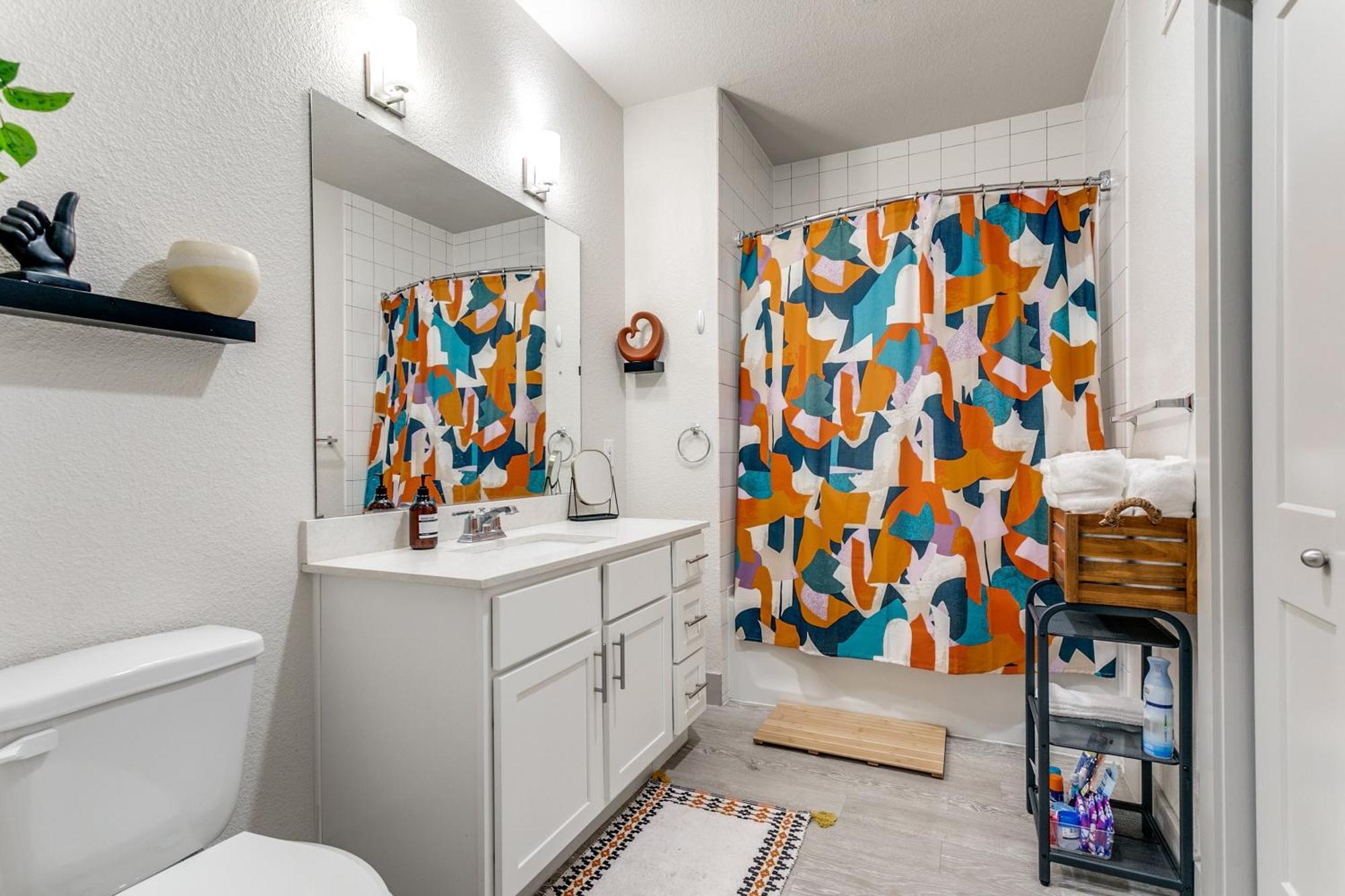 Beautiful Condo On Riverwalk W King Ste Free Parking Pet Friendly Centrally Located On The Riverwalk San Antonio Exterior photo